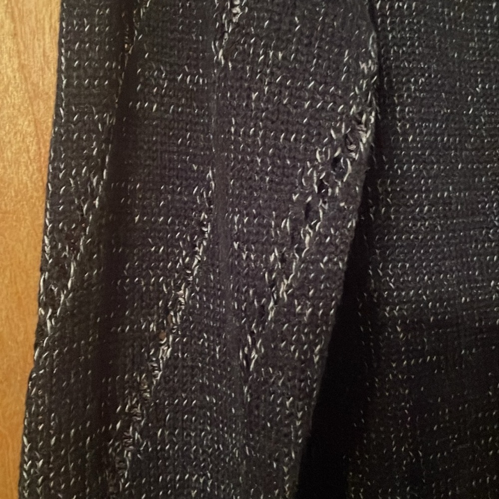 Women’s Lightweight Black and Tan Sweater - Picture 7 of 9